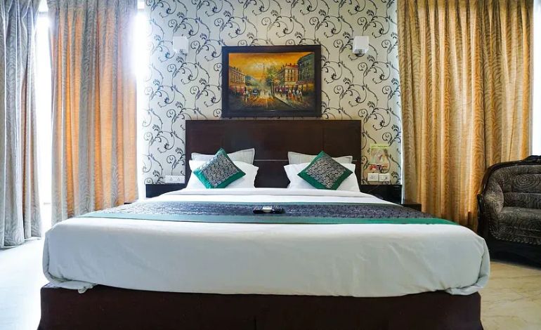 Lime Tree Hotel near IFFCO Chowk Metro Station